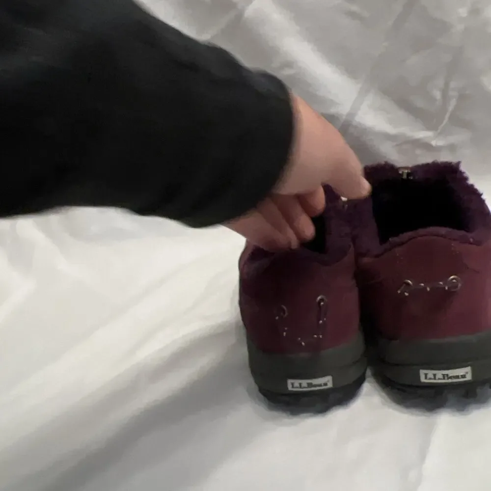 LL Bean Women's Maroon Size 7 Medium Comfort Mocs Slip On Shoe Zip